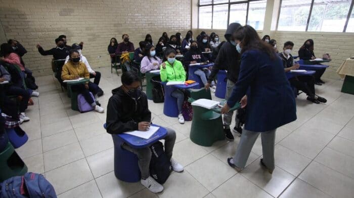 30 000 estudiantes volvieron a las aulas en Quito